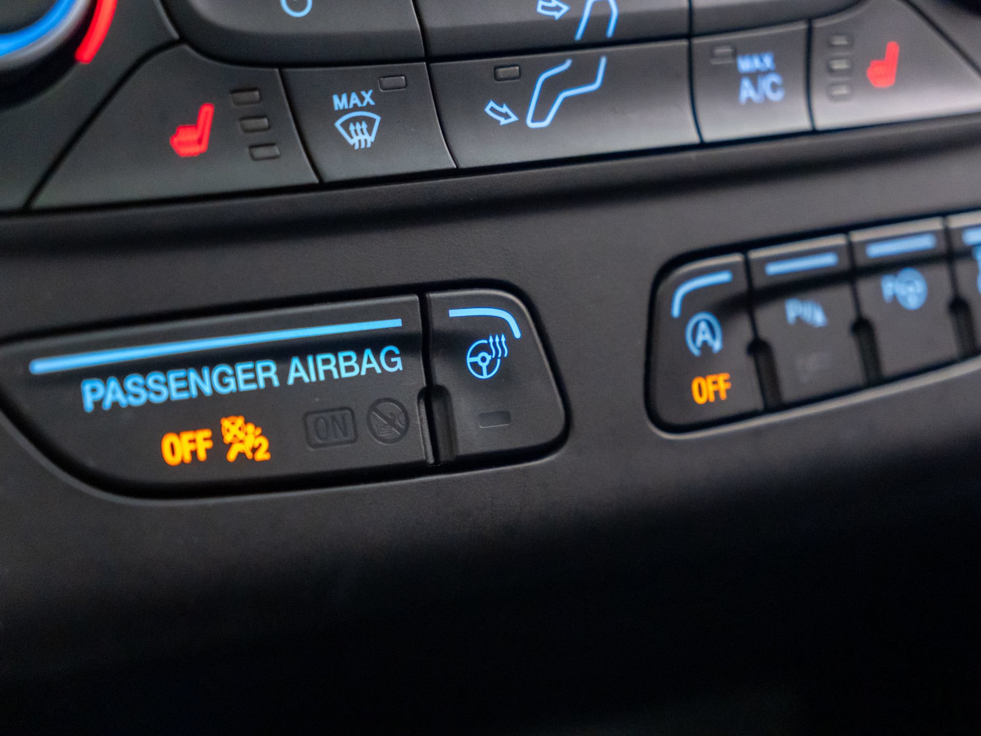 Used 2018 Ford Escape Titanium AWD/4WD image 27