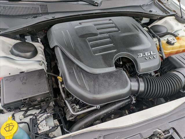 Used 2017 Chrysler 300 C image 24