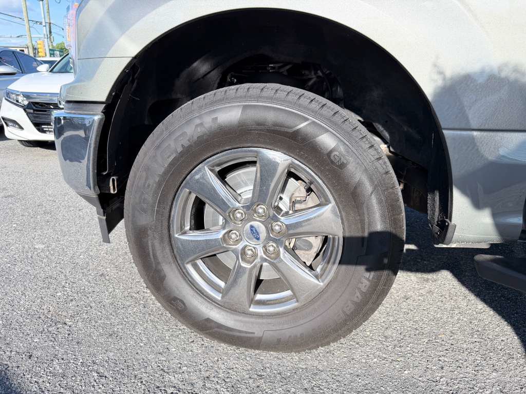 Used 2020 Ford F150 XLT w/ Equipment Group 302A Luxury AWD/4WD image 36