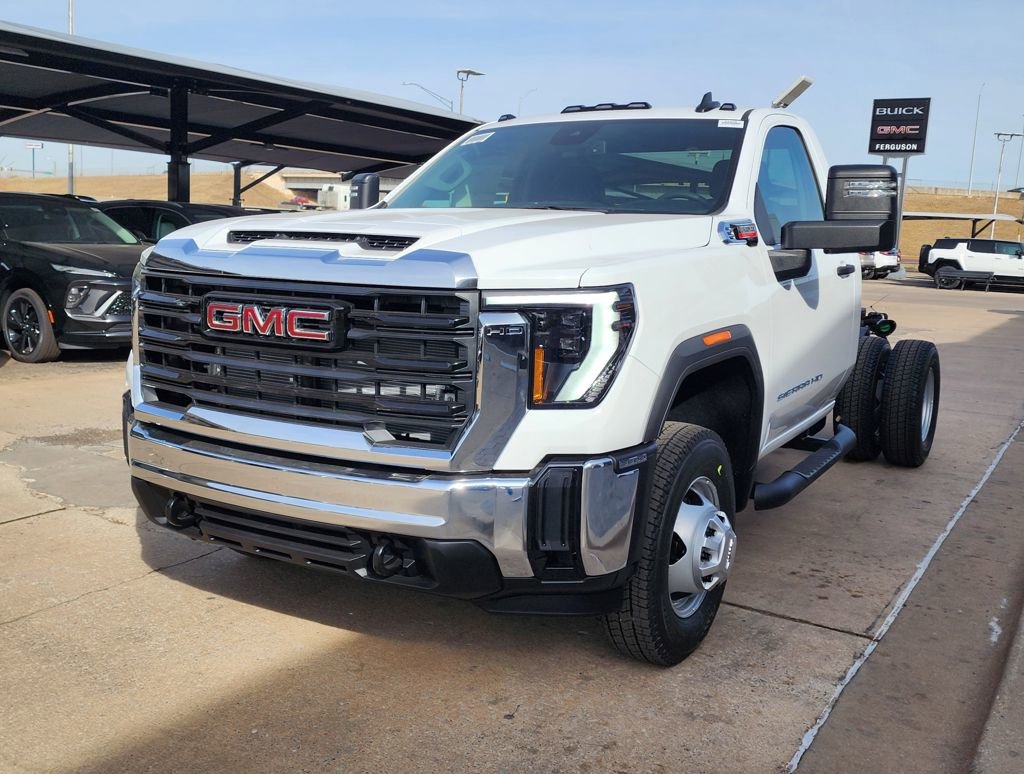 New 2026 GMC Sierra 3500 Pro w/ Convenience Package image 7