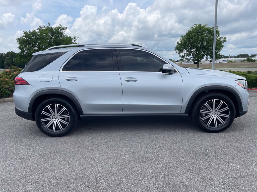 Used 2025 Mercedes-Benz GLE 450 4MATIC w/ Winter Package image 9