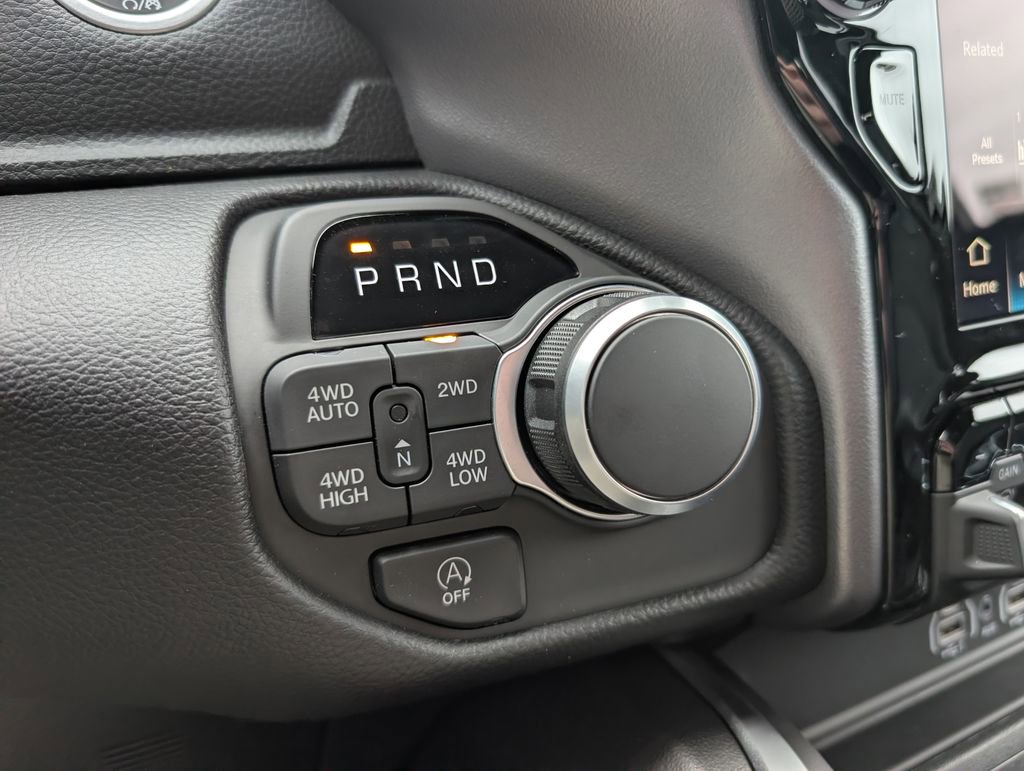 New 2026 RAM 1500 4x4 Crew Cab image 28