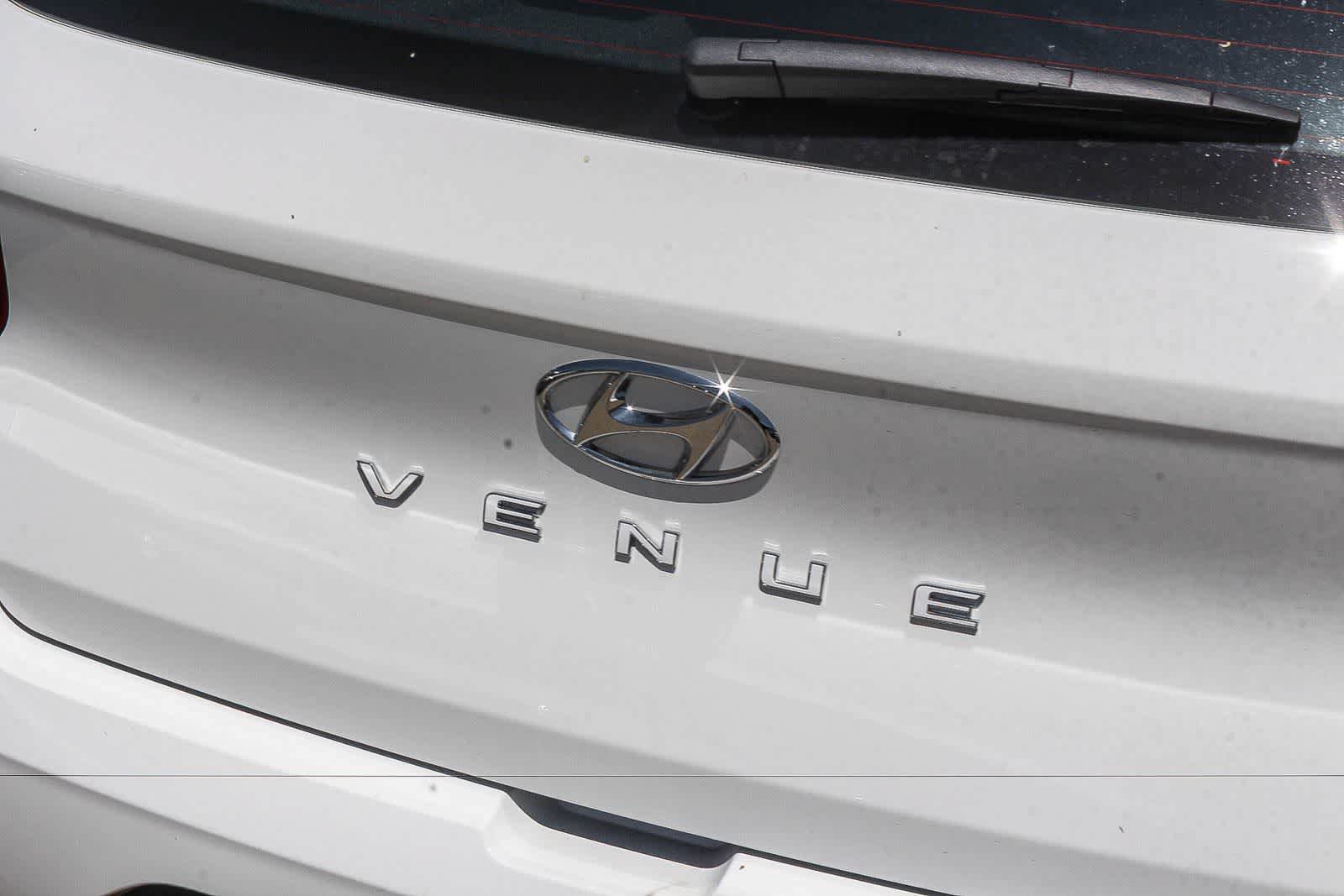New 2026 Hyundai Venue SEL FWD image 9
