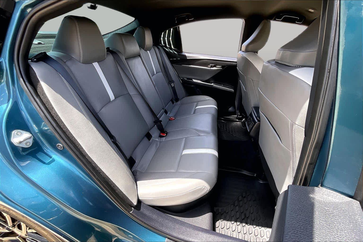 Used 2025 Toyota Camry SE FWD image 15
