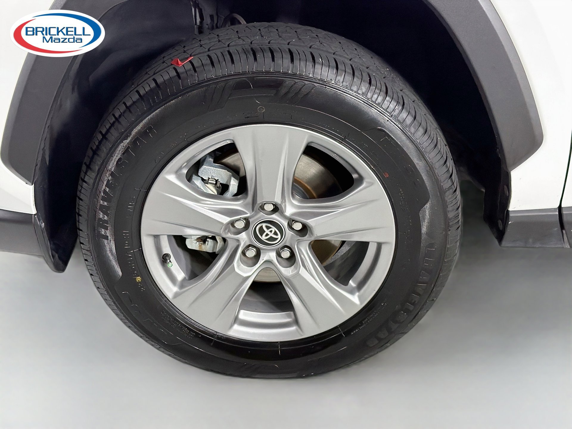 Used 2025 Toyota RAV4 XLE FWD image 38