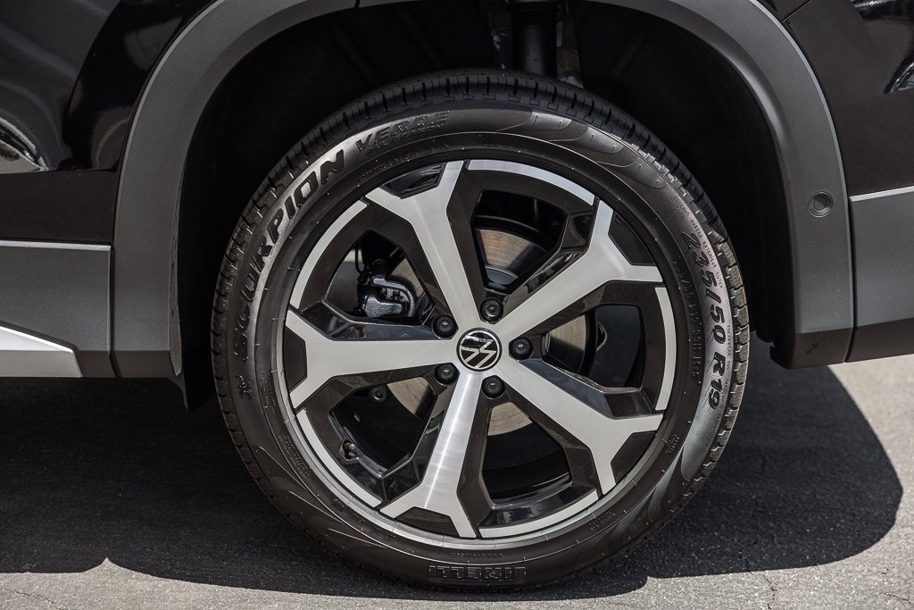 New 2026 Volkswagen Tiguan SE R-Line image 5