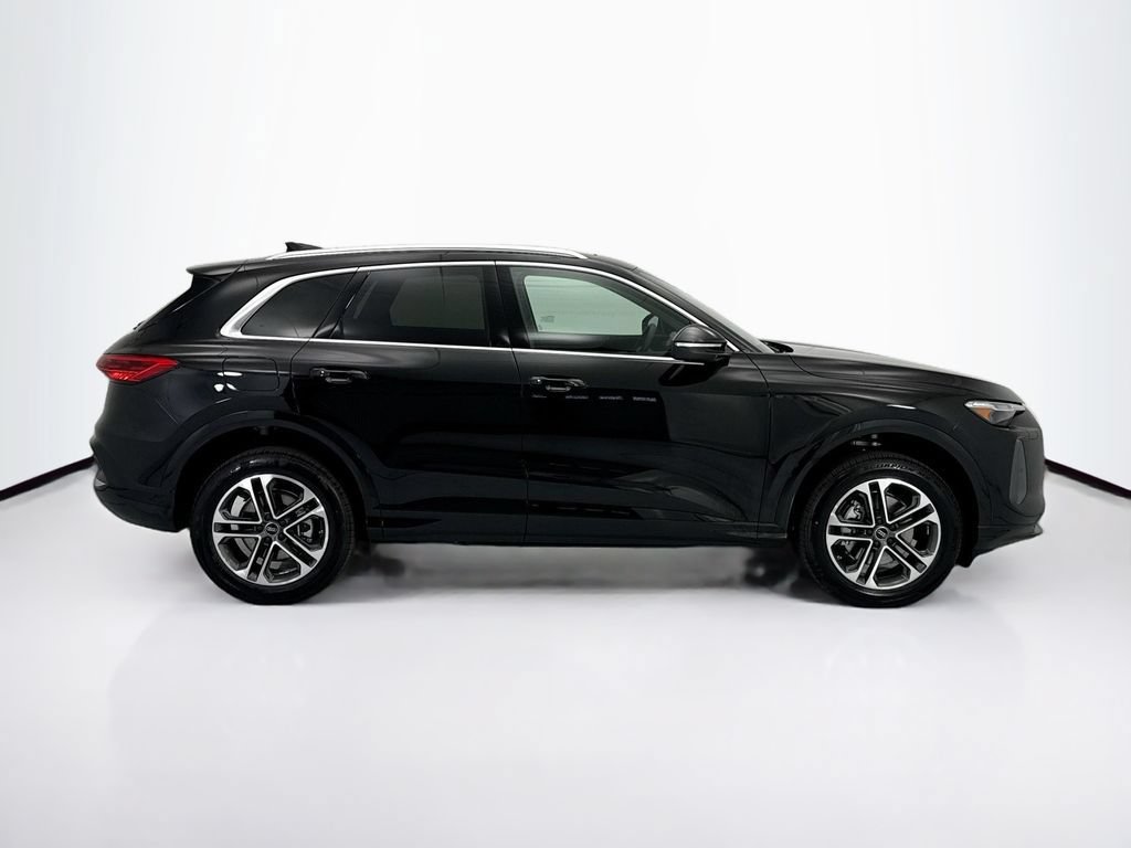 Used 2026 Audi Q5 Premium Plus w/ Premium Plus AWD/4WD image 4