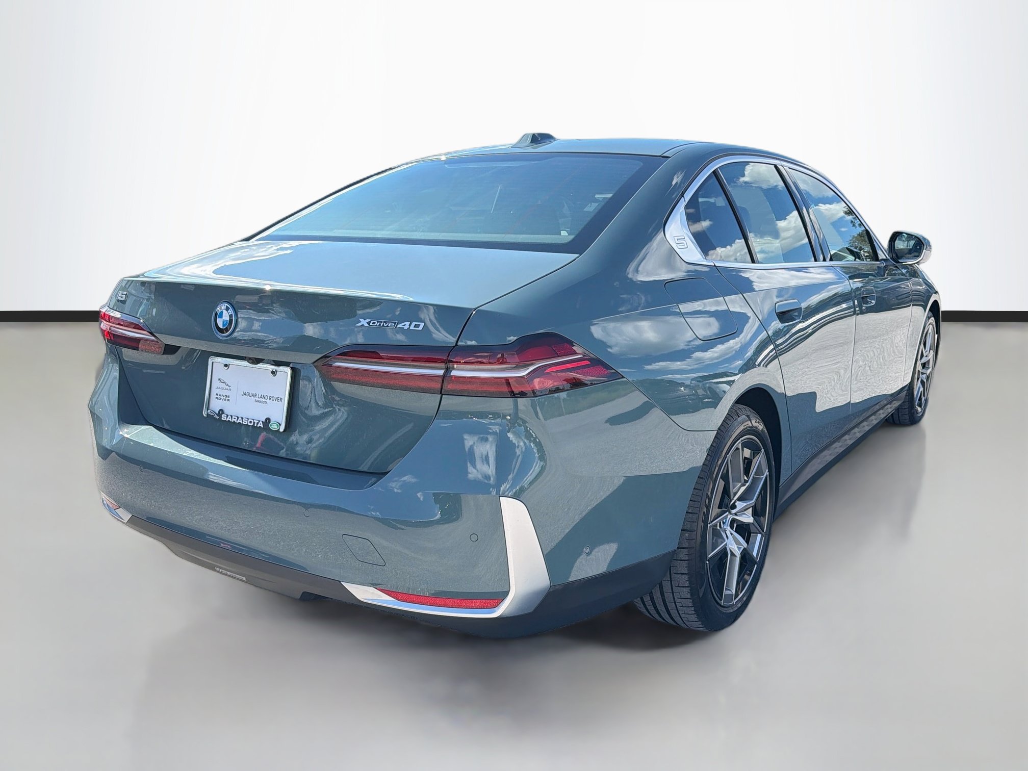 Used 2025 BMW i5 xDrive40 AWD/4WD image 5