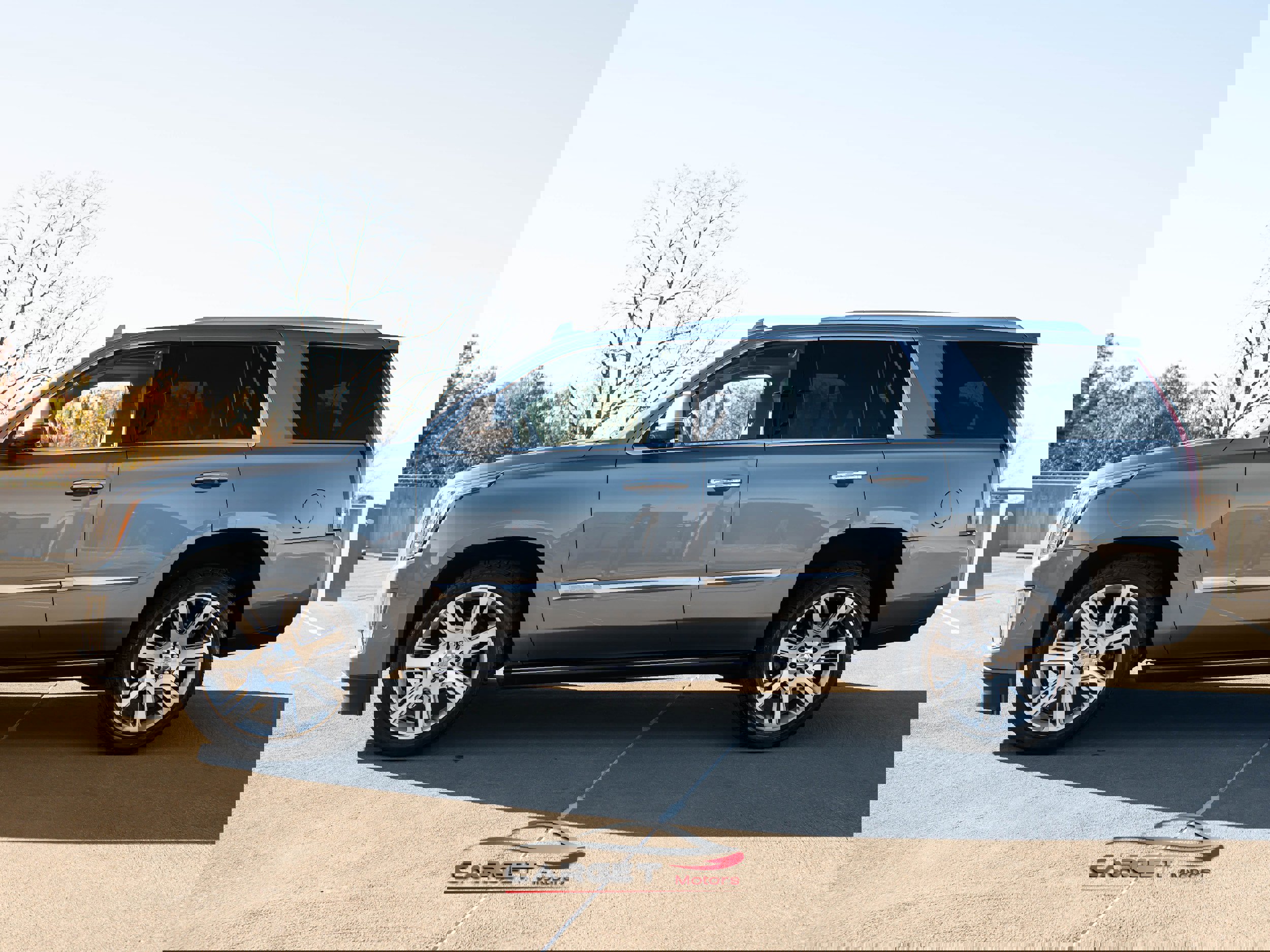 Used 2020 Cadillac Escalade Premium Luxury image 4