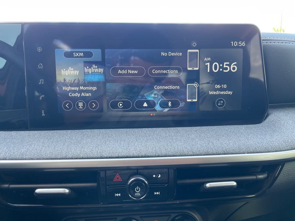 Certified 2025 Nissan Kicks SV FWD image 18