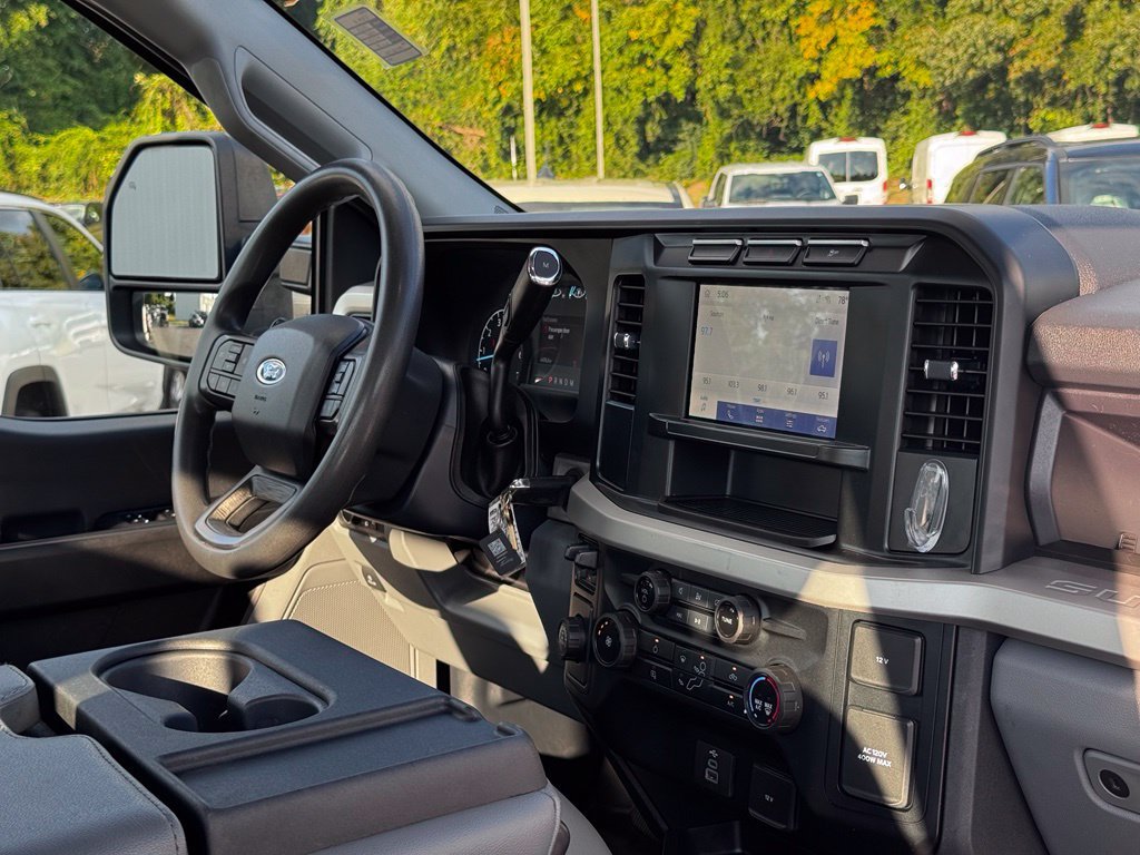 Used 2023 Ford F250 XL w/ XL Chrome Package RWD image 6