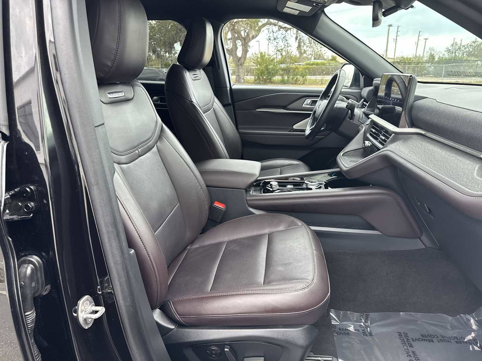 Used 2025 Ford Explorer Platinum RWD image 23