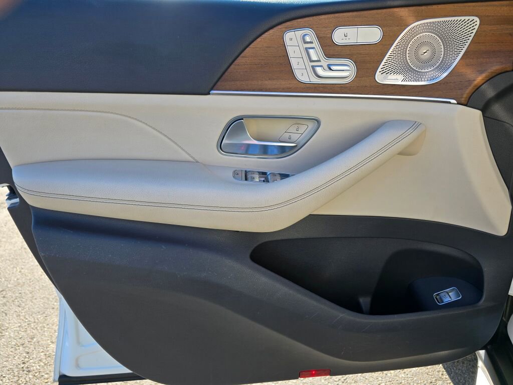 Used 2020 Mercedes-Benz GLE 350 4MATIC w/ Premium Package image 22