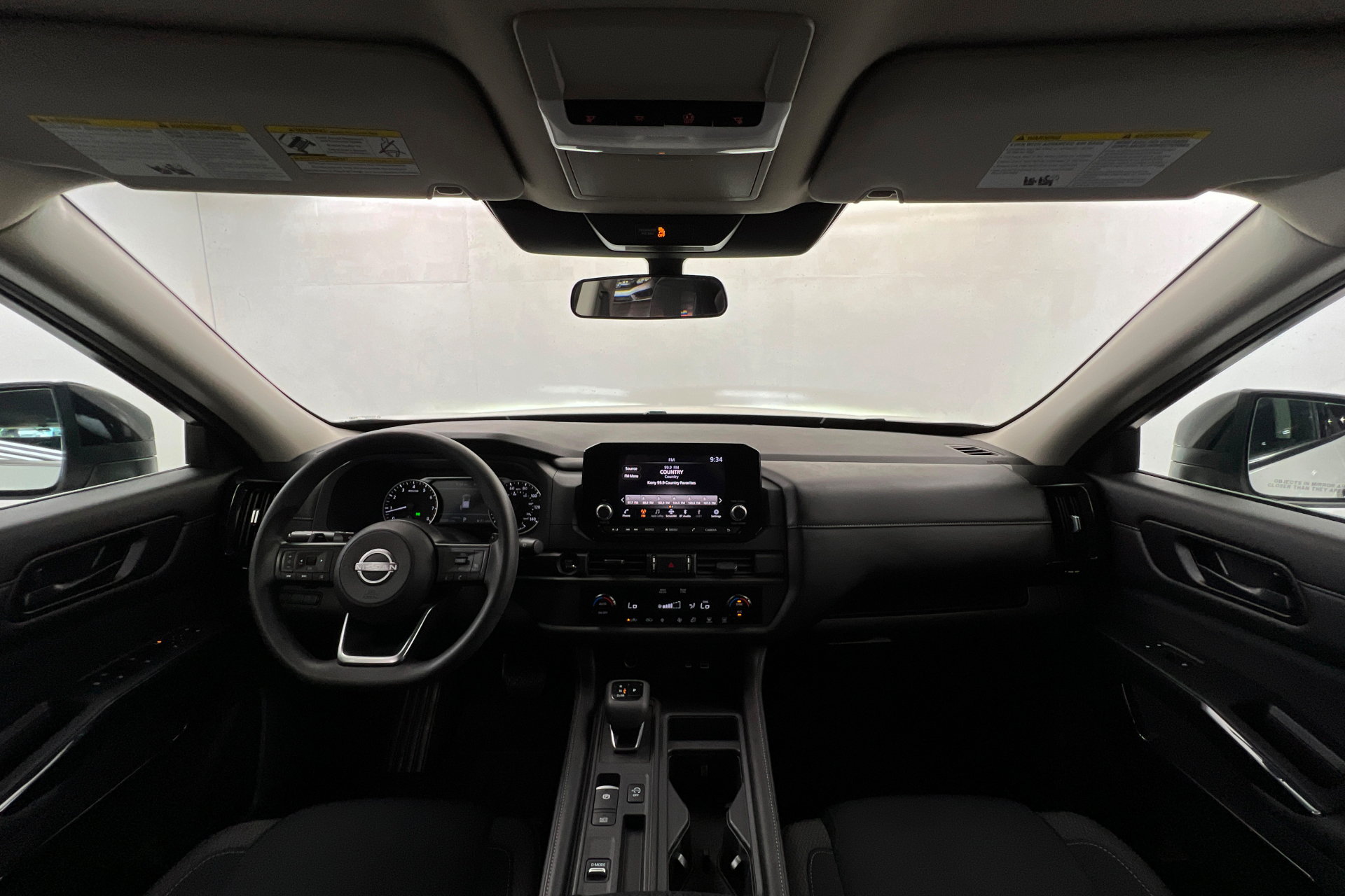 Used 2025 Nissan Pathfinder S FWD image 10