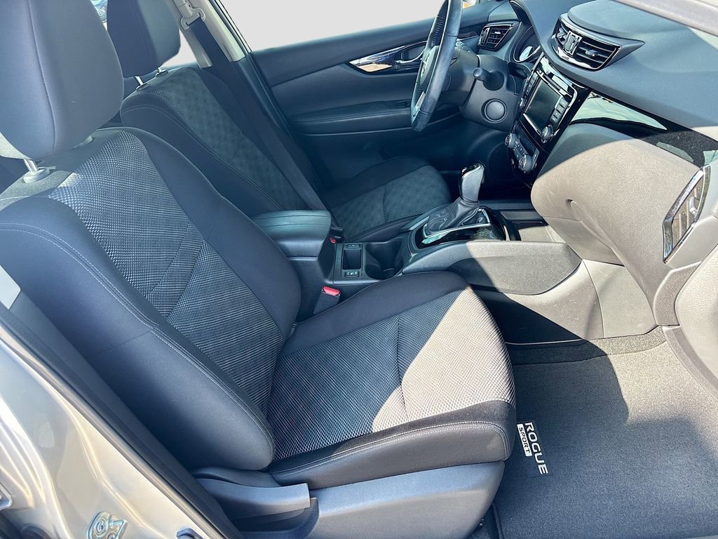 Used 2022 Nissan Rogue Sport SV image 25
