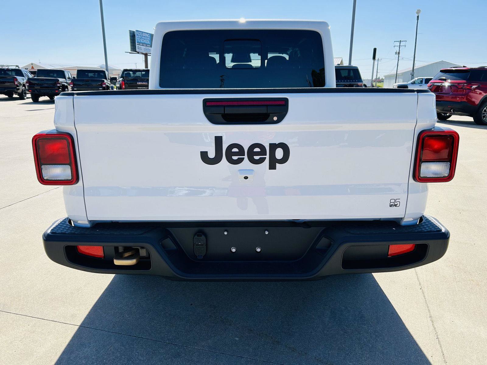 New 2026 Jeep Gladiator Overland AWD/4WD image 36