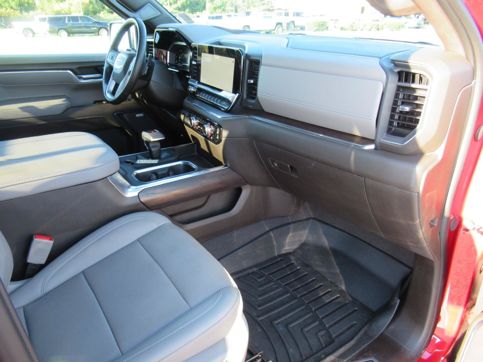 Used 2023 GMC Sierra 1500 SLT w/ SLT Premium Plus Package AWD/4WD image 11