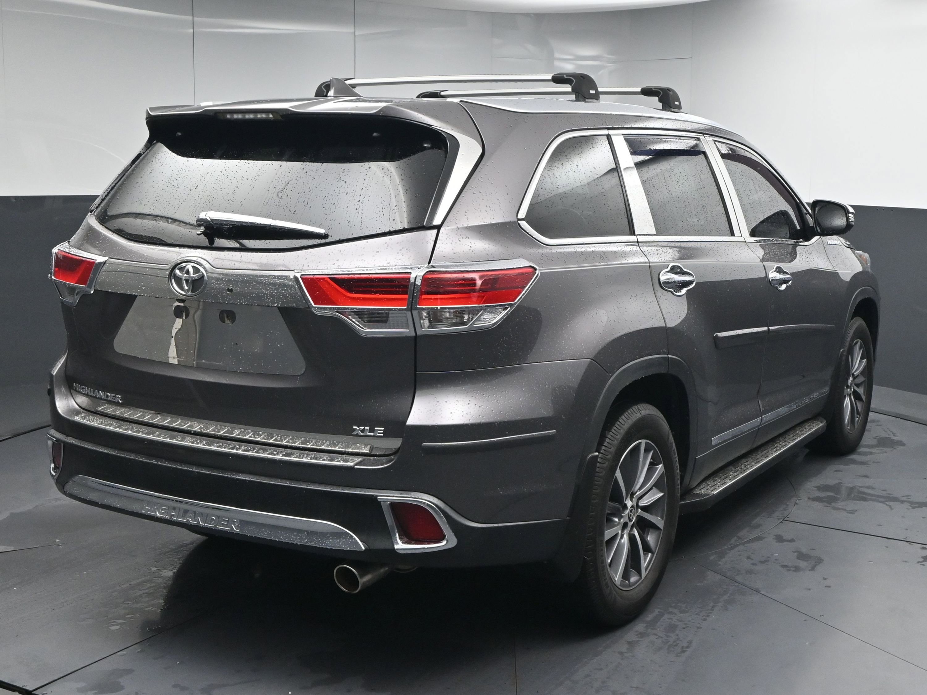 Used 2019 Toyota Highlander XLE image 8