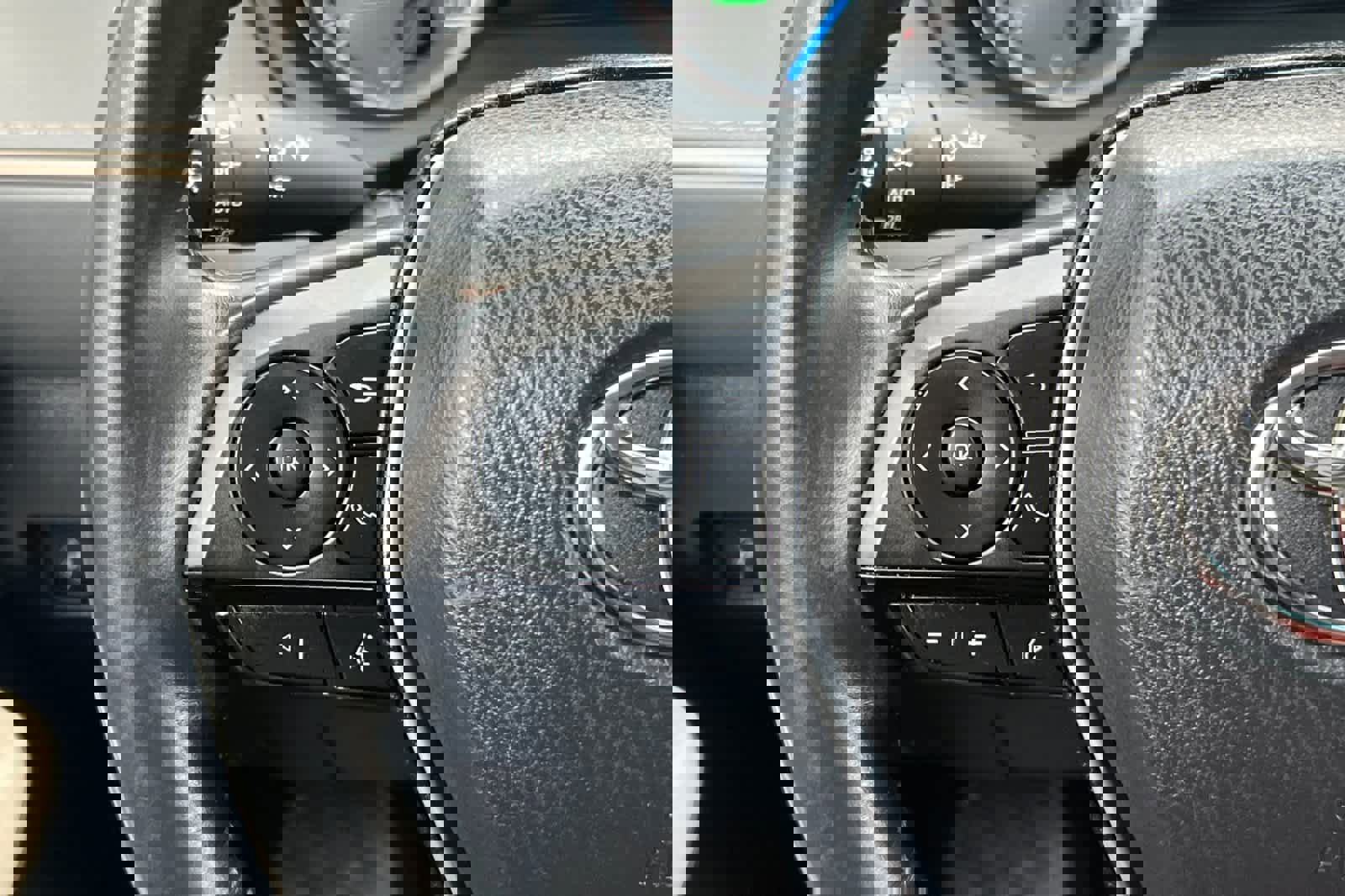 Certified 2023 Toyota Venza XLE image 26