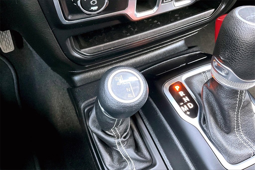 Used 2020 Jeep Gladiator Overland image 24