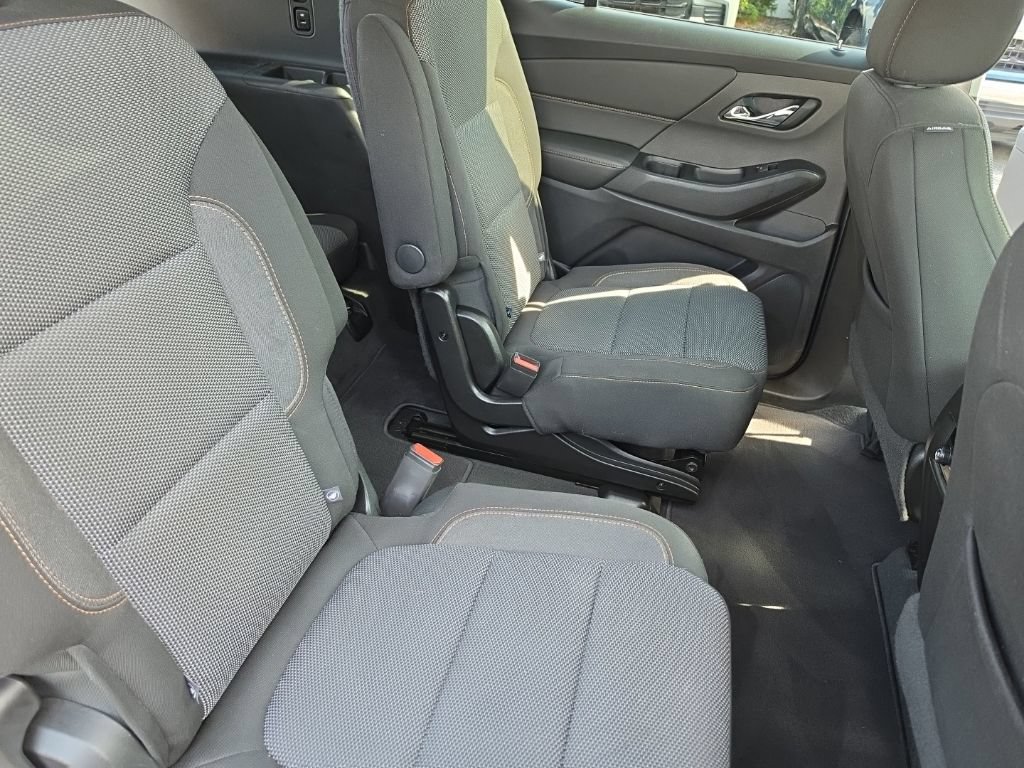 Used 2018 Chevrolet Traverse LT FWD image 27