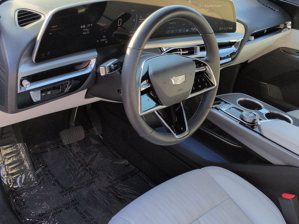 Certified 2024 Cadillac Lyriq Luxury AWD/4WD image 9