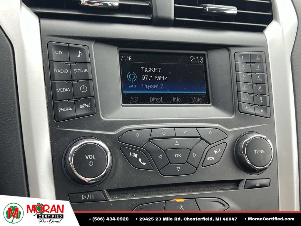 Used 2016 Ford Fusion SE FWD image 19