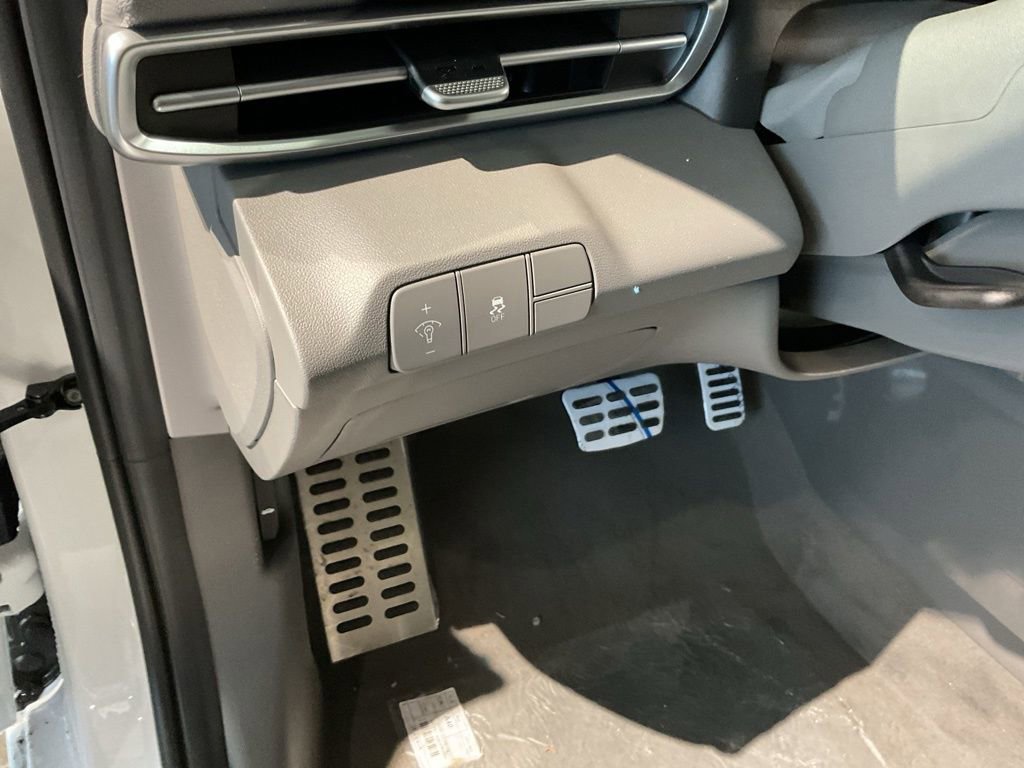New 2026 Hyundai Elantra Sport image 9