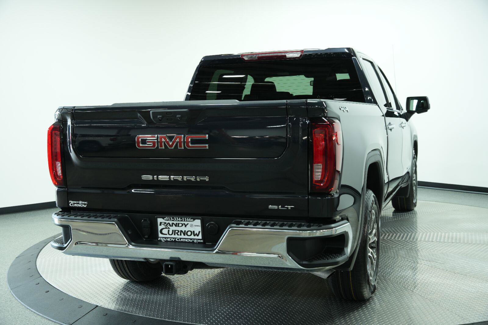 Used 2025 GMC Sierra 1500 SLT AWD/4WD image 9