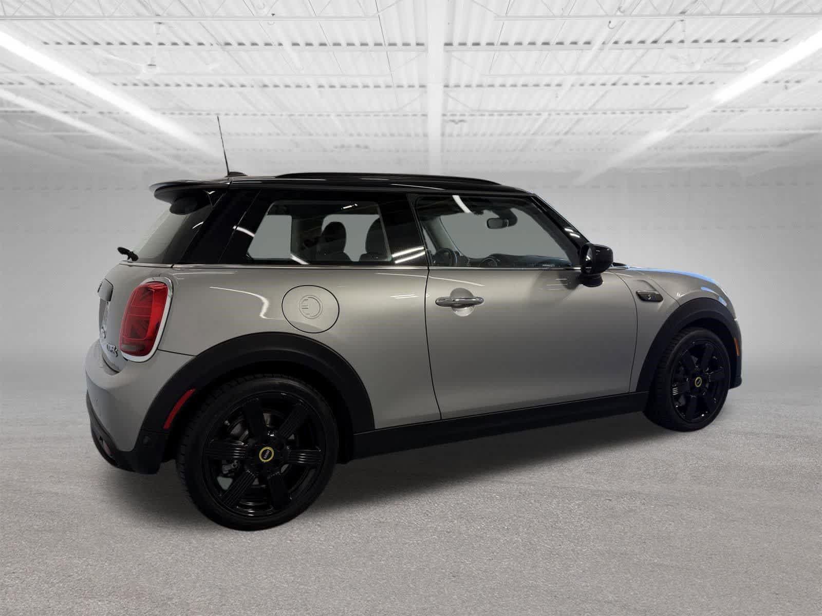 Used 2024 MINI Cooper SE FWD image 5