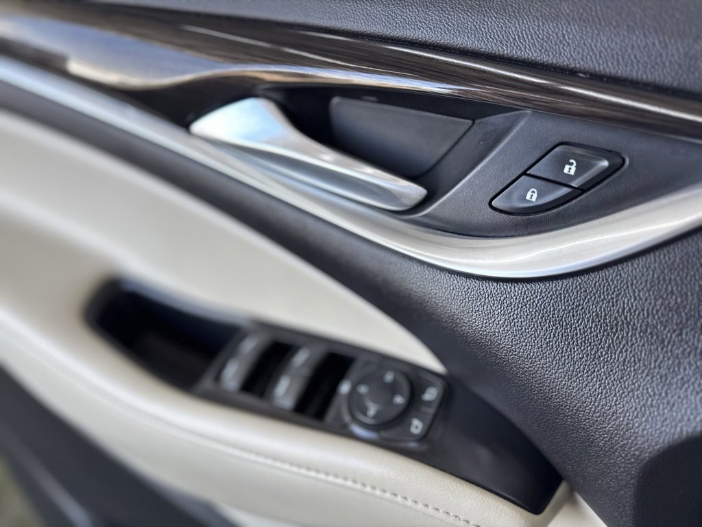 Used 2021 Buick Enclave Essence image 35