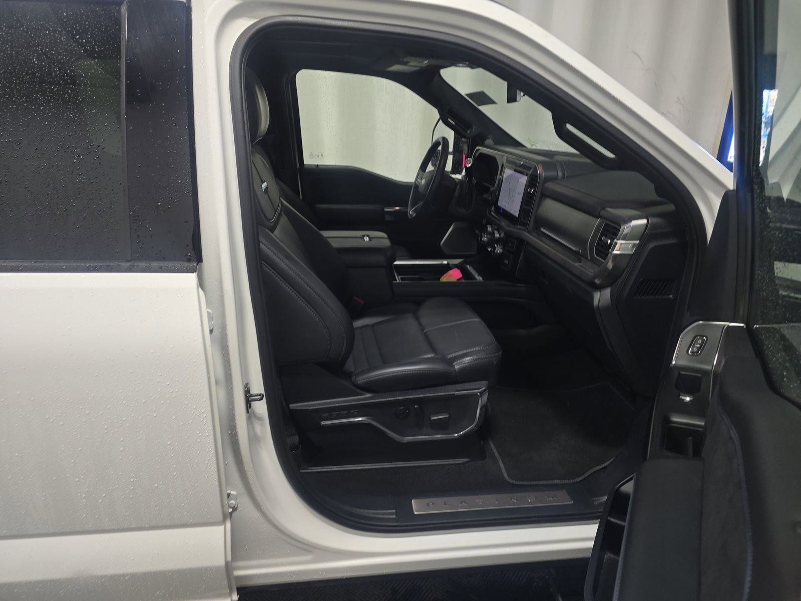 Used 2025 Ford F250 Platinum image 7