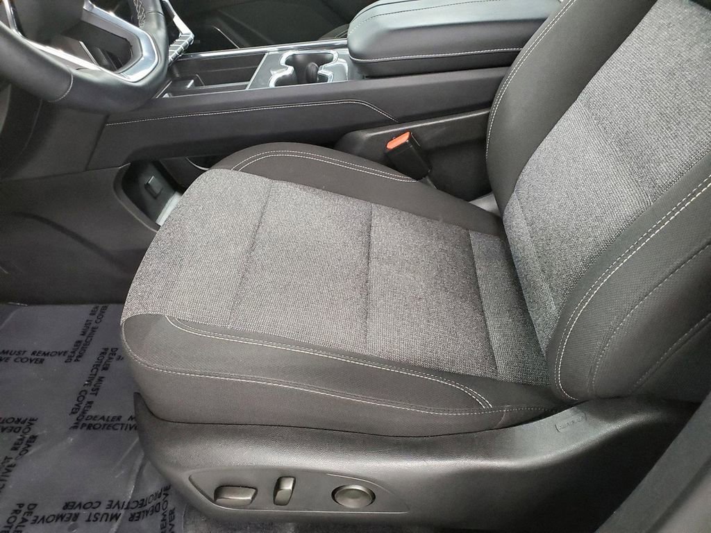 Used 2025 GMC Acadia Elevation image 13