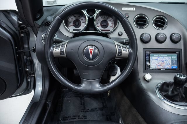 Used 2006 Pontiac Solstice Convertible w/ Premium Package RWD image 3