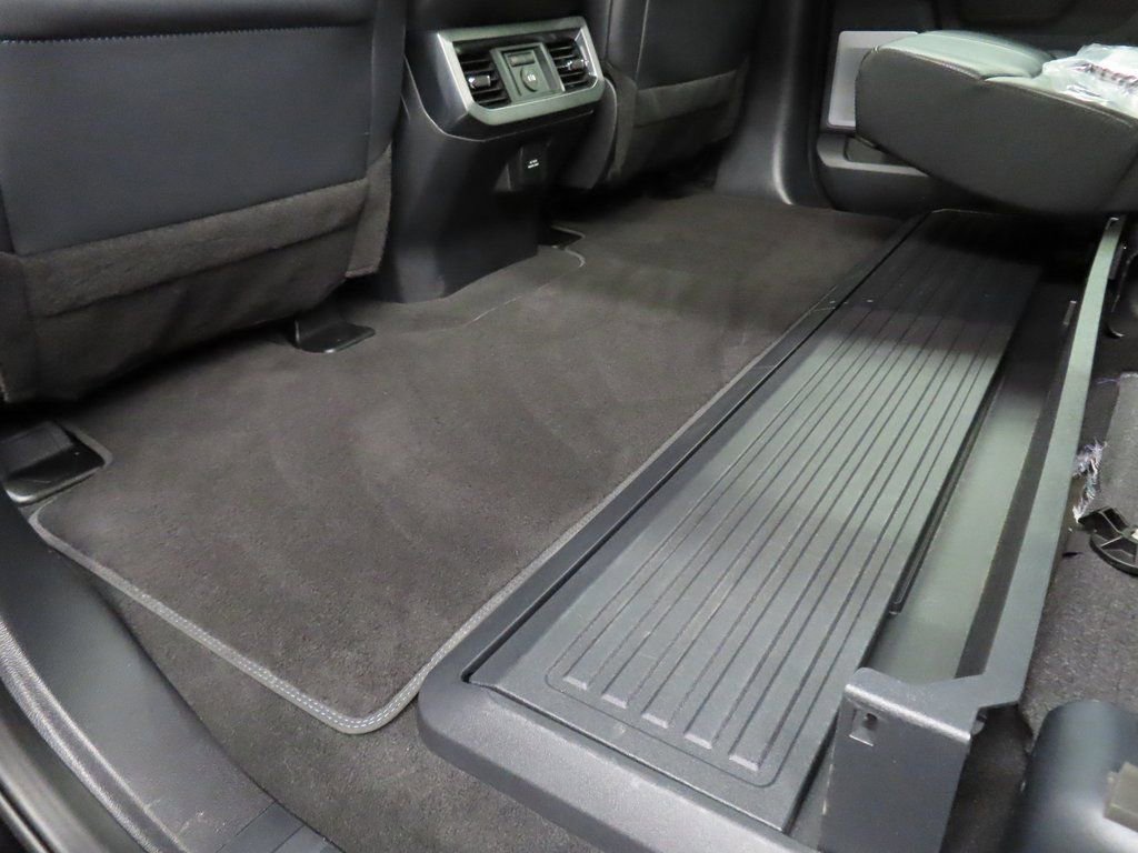 Used 2025 Ford F350 Platinum w/ FX4 Off-Road Package image 72