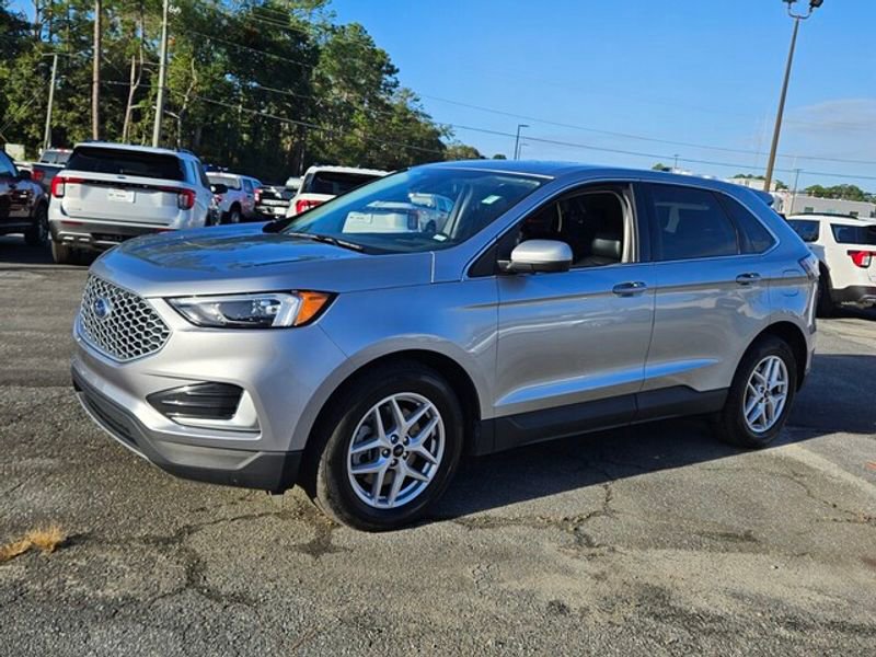 Used 2023 Ford Edge SEL image 4