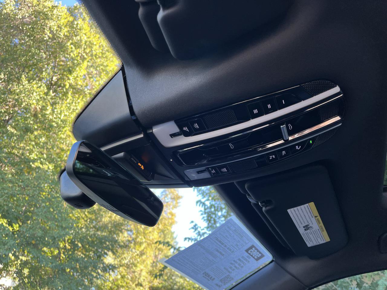 Used 2020 Porsche Cayenne AWD/4WD image 16