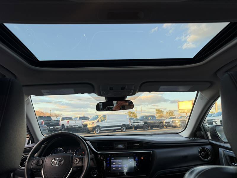 Used 2017 Toyota Corolla SE image 21