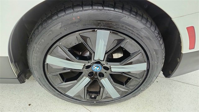 Used 2022 BMW iX xDrive50 w/ Premium Package image 58