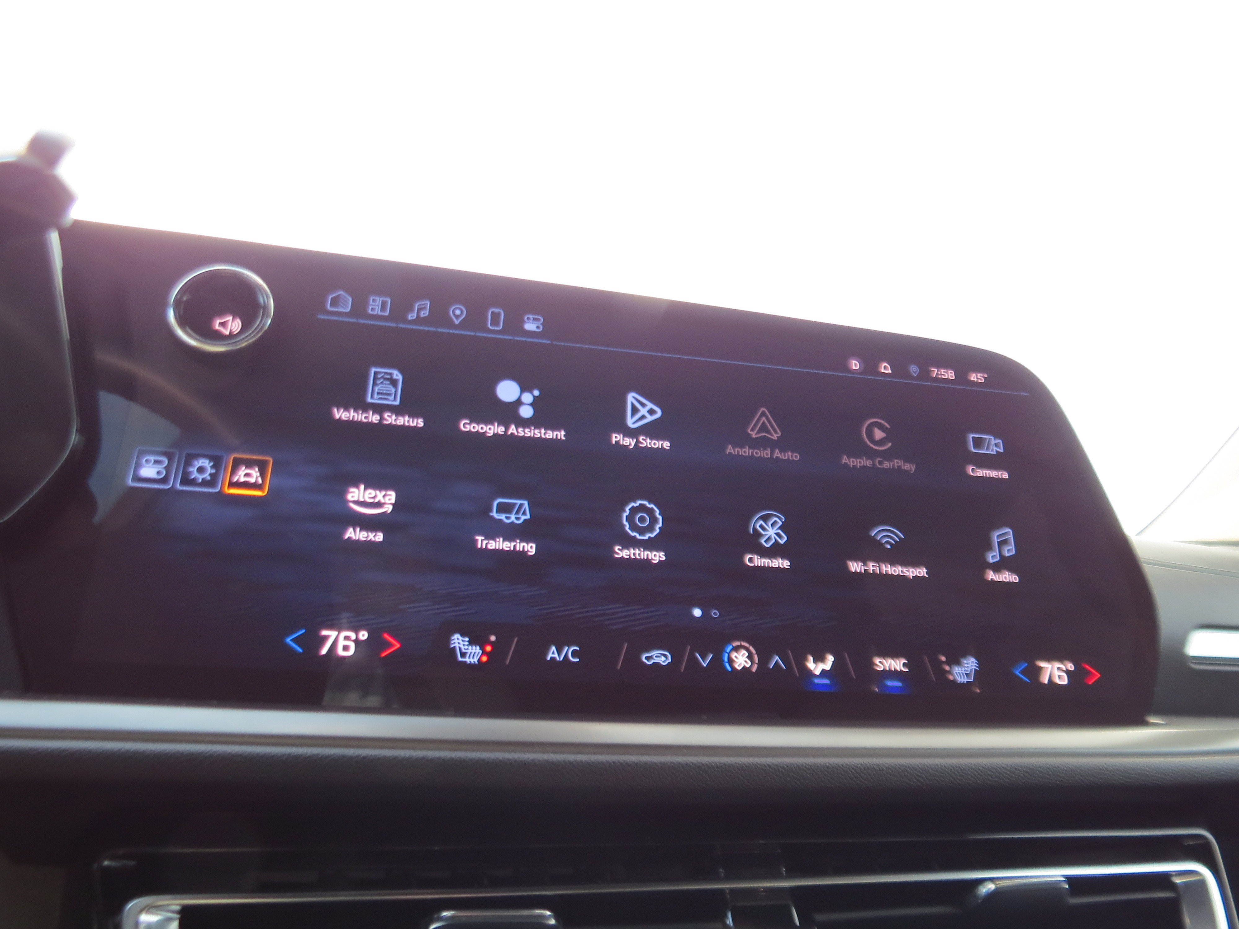 Used 2025 Chevrolet Traverse LT image 23