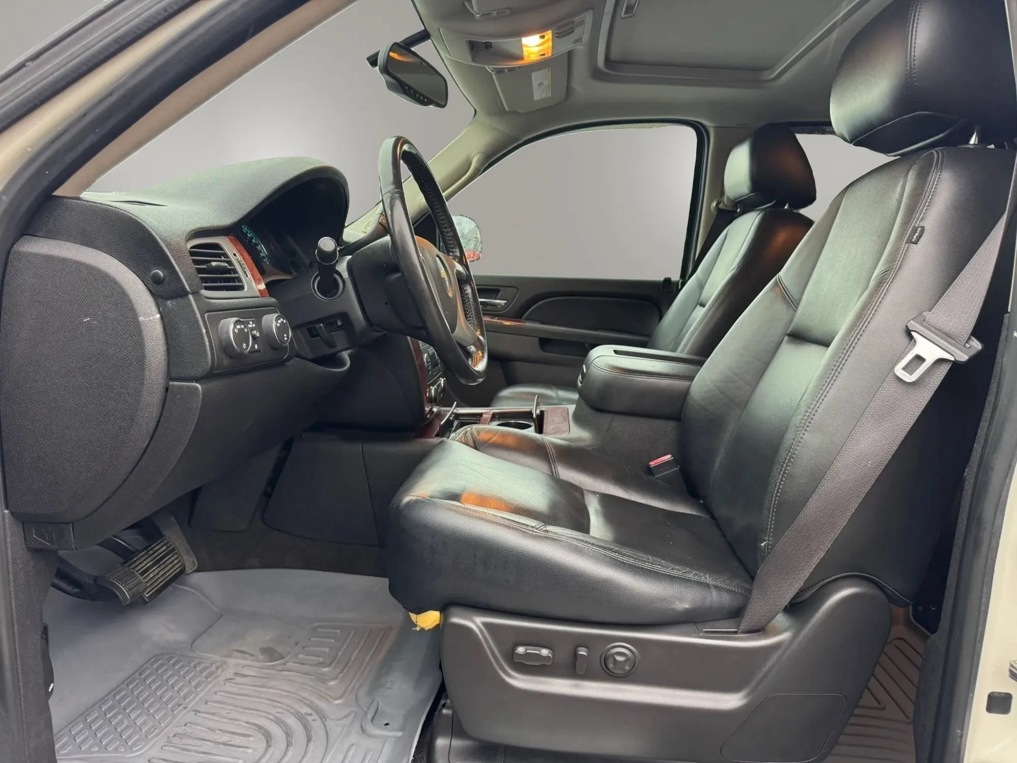 Used 2012 Chevrolet Avalanche LTZ AWD/4WD image 14