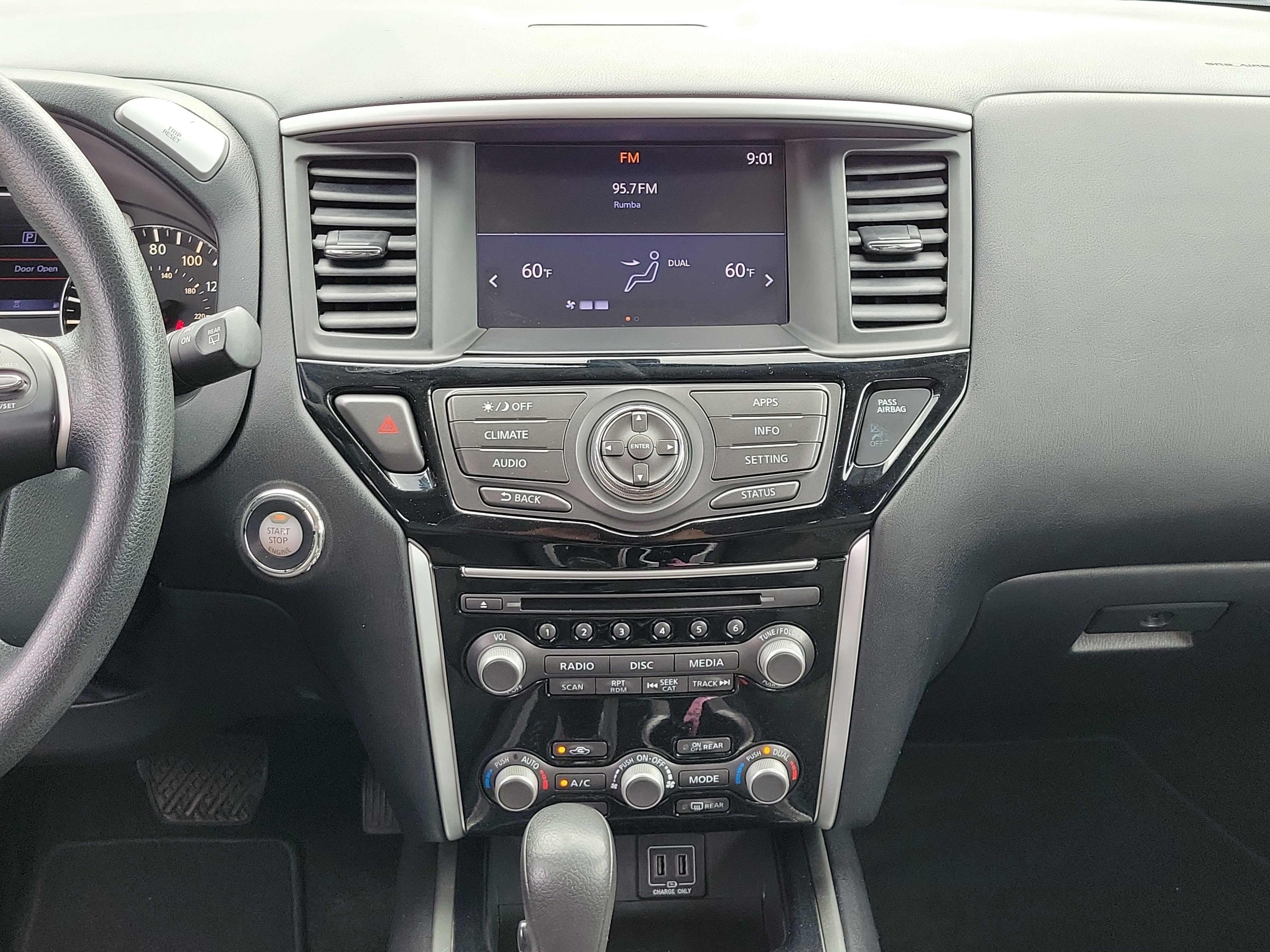 Used 2018 Nissan Pathfinder S image 19