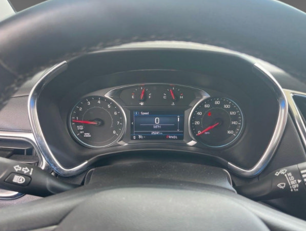 Used 2024 Chevrolet Equinox LT FWD image 12