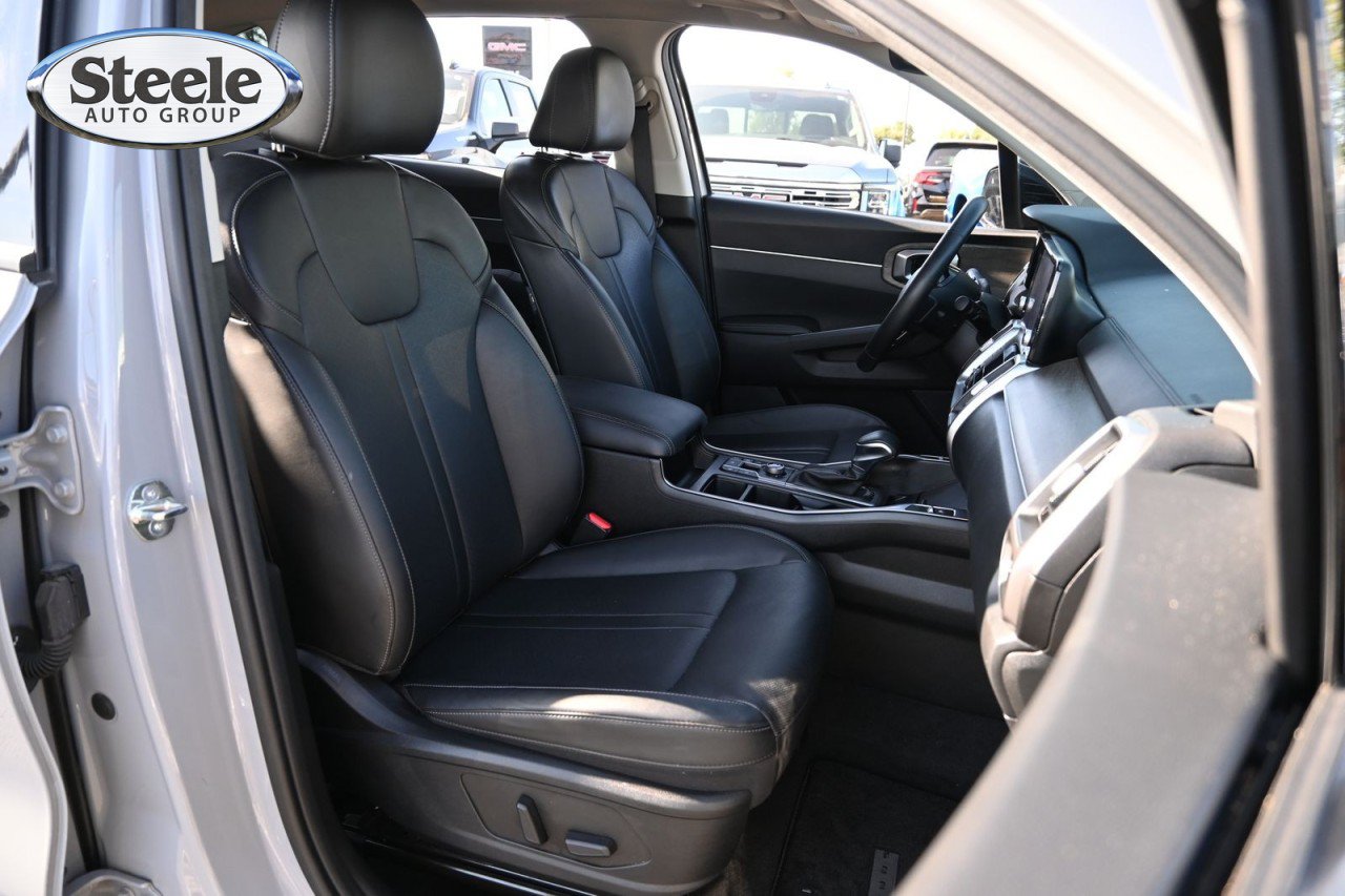 Used 2023 Kia Sorento EX w/ Panoramic Sunroof Package FWD image 27