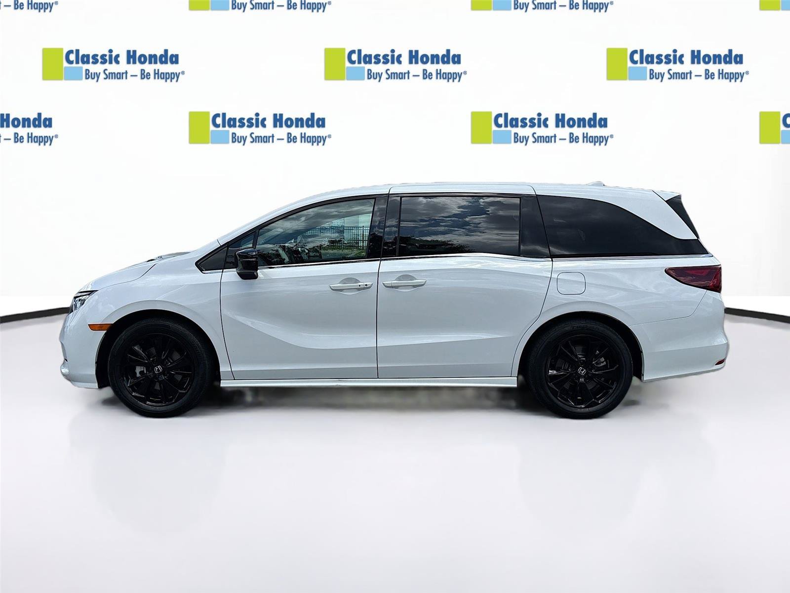 Certified 2024 Honda Odyssey Sport image 4