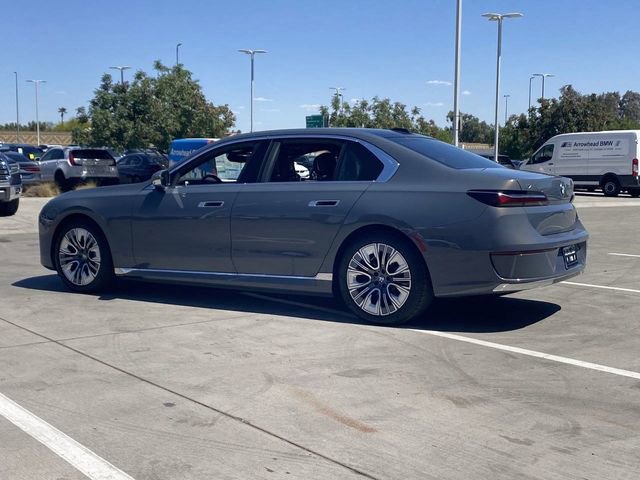 Used 2025 BMW i7 xDrive60 AWD/4WD image 8