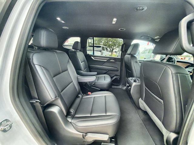 Used 2026 GMC Acadia Elevation w/ Elevation Premium Package FWD image 26