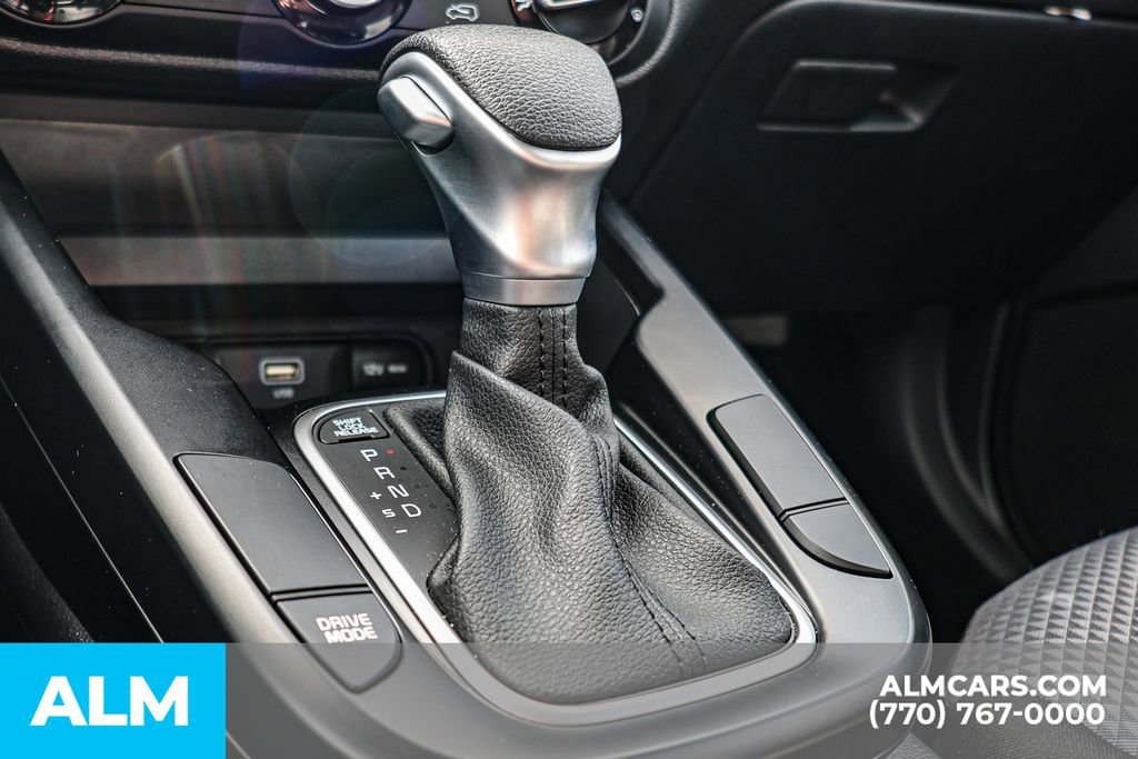 Used 2025 Kia Soul LX w/ LX Technology Package FWD image 43
