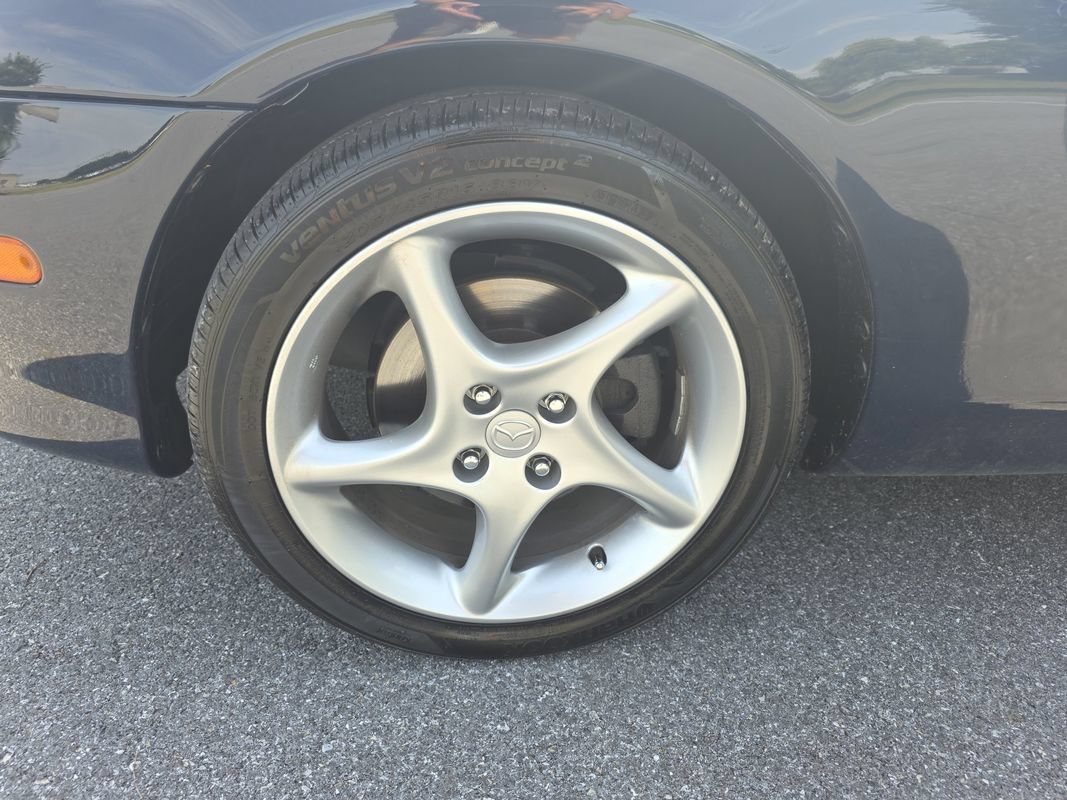 Used 2001 MAZDA MX-5 Miata RWD image 25
