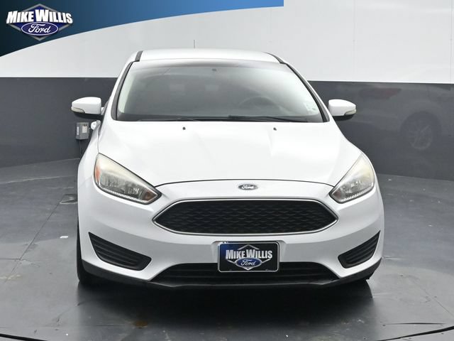 Used 2015 Ford Focus SE FWD image 2